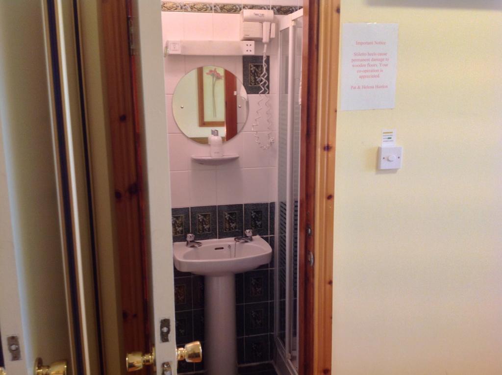 Clochard Bed & Breakfast Galway Oda fotoğraf